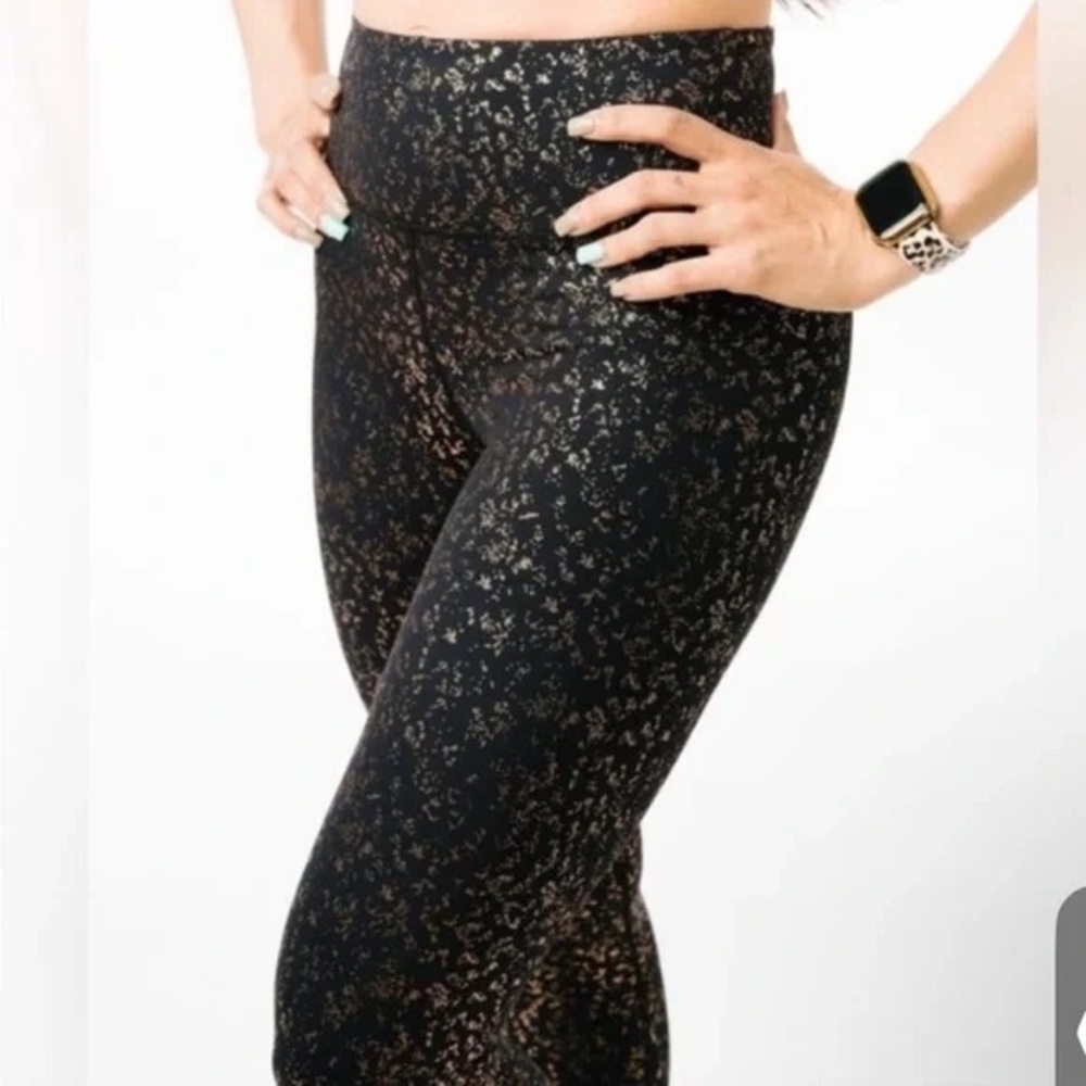 Zyia Black with Gold Flake Light N Tight Hi Rise 7/8